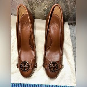 Tory Burch 3.5” brown leather heels size 8